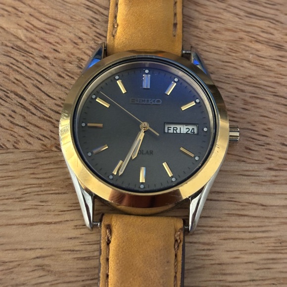Seiko Japan V158-0AB0 gold tone Day Date Stainless Steel new bracelet Solar Mens - Picture 1 of 7